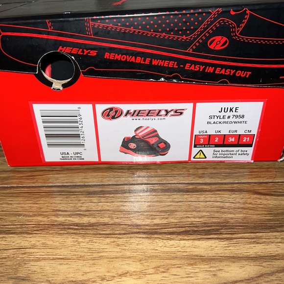 Heelys-Juke Red, white and black modified rolling option tennis shoe-Youth 3 NWT - Picture 14 of 15